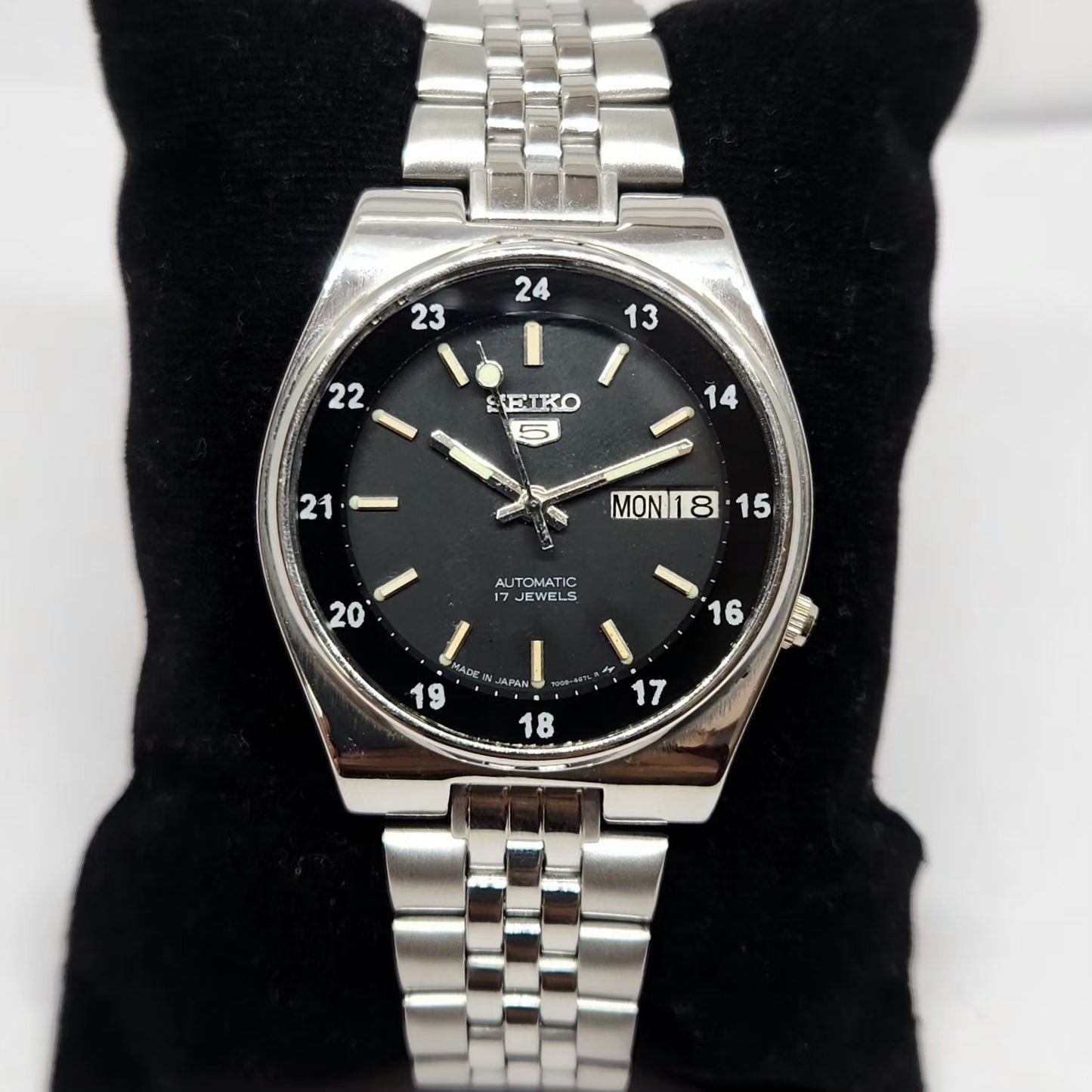 Vintage 1982 Original Seiko 5 Automatic 7009-3101 Black Face Railway Time Day-Date Japanese Men's Wrist Watch OG338