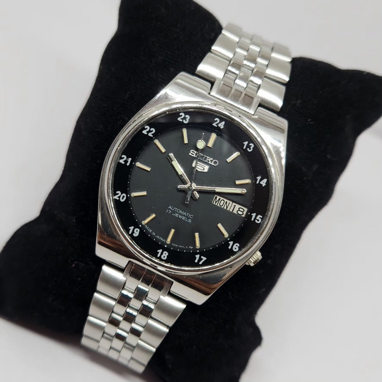 Vintage 1982 Original Seiko 5 Automatic 7009-3101 Black Face Railway Time Day-Date Japanese Men's Wrist Watch OG338