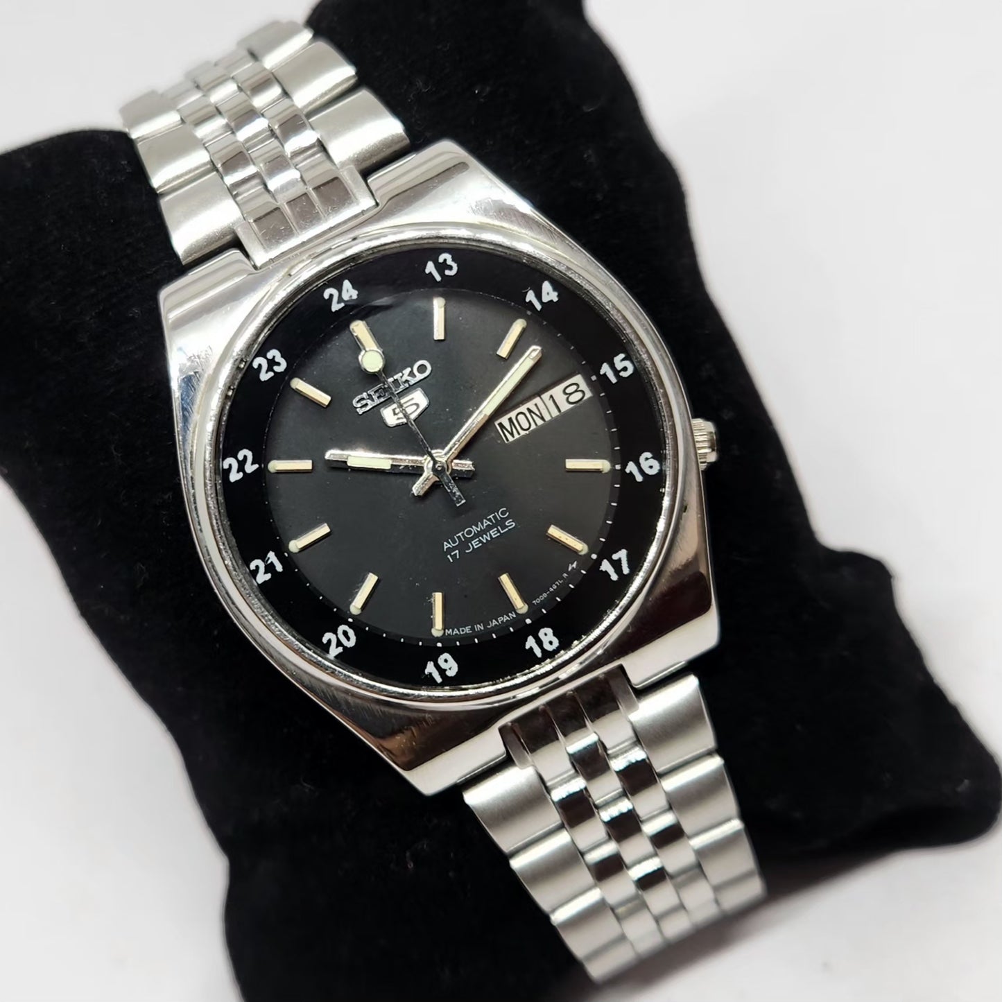 Vintage 1982 Original Seiko 5 Automatic 7009-3101 Black Face Railway Time Day-Date Japanese Men's Wrist Watch OG338