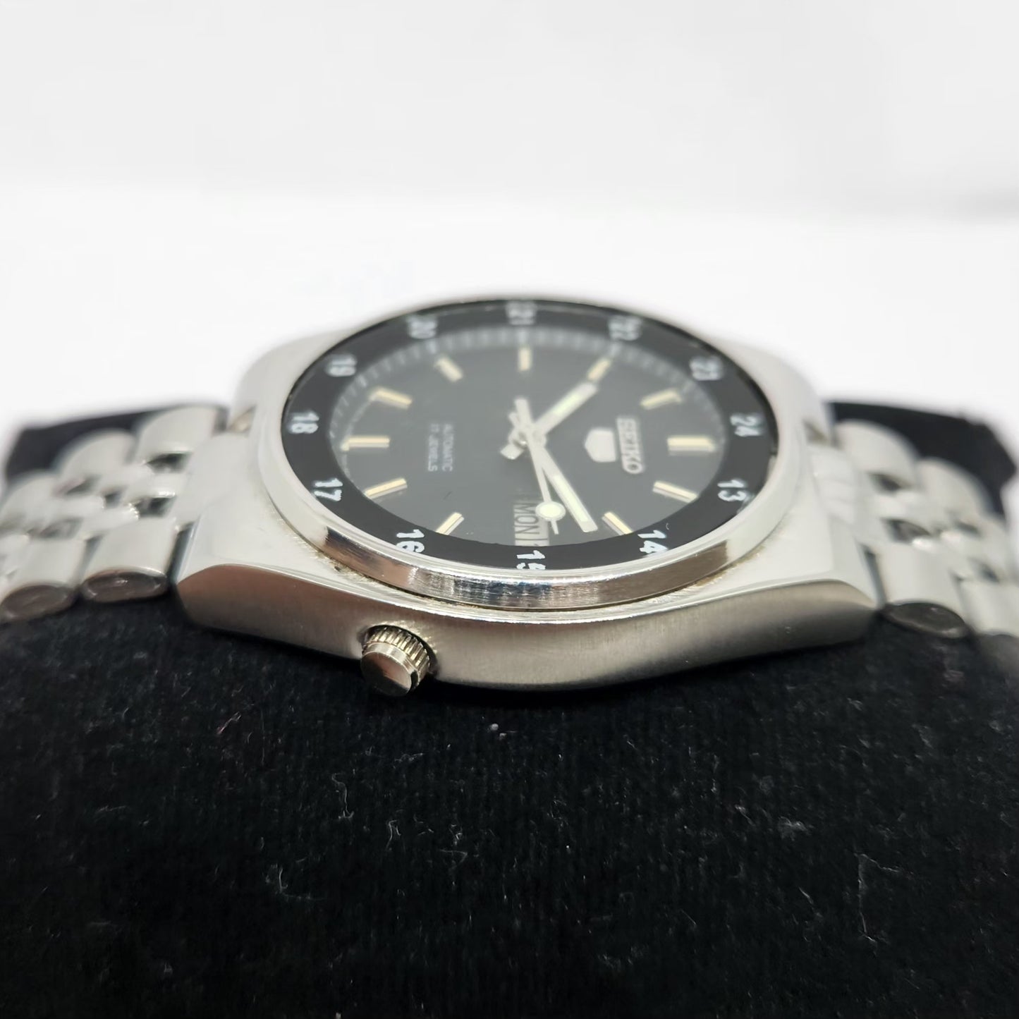 Vintage 1982 Original Seiko 5 Automatic 7009-3101 Black Face Railway Time Day-Date Japanese Men's Wrist Watch OG338