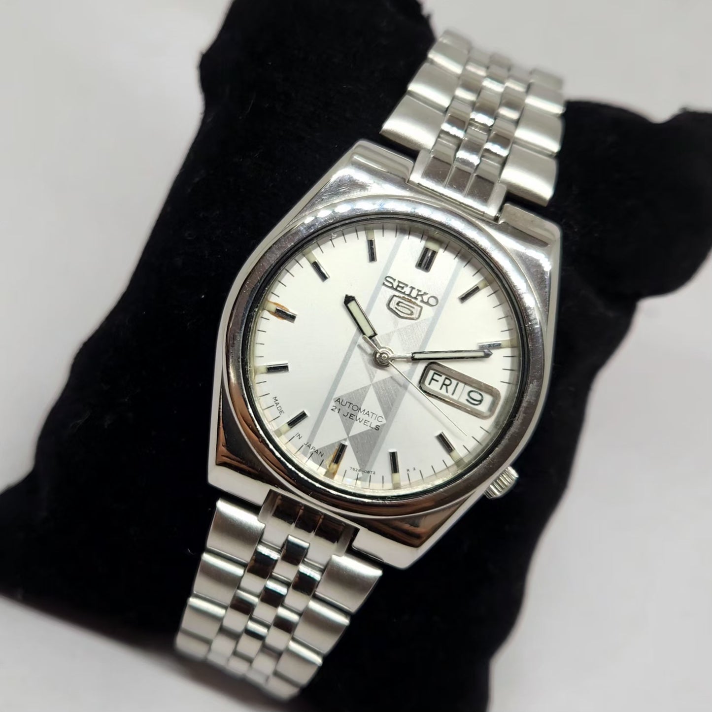 Vintage 1980 Original Seiko 5 Automatic 7S26 Silver Face 21 Jewels Day-Date Japanese Men's Wrist Watch OG339