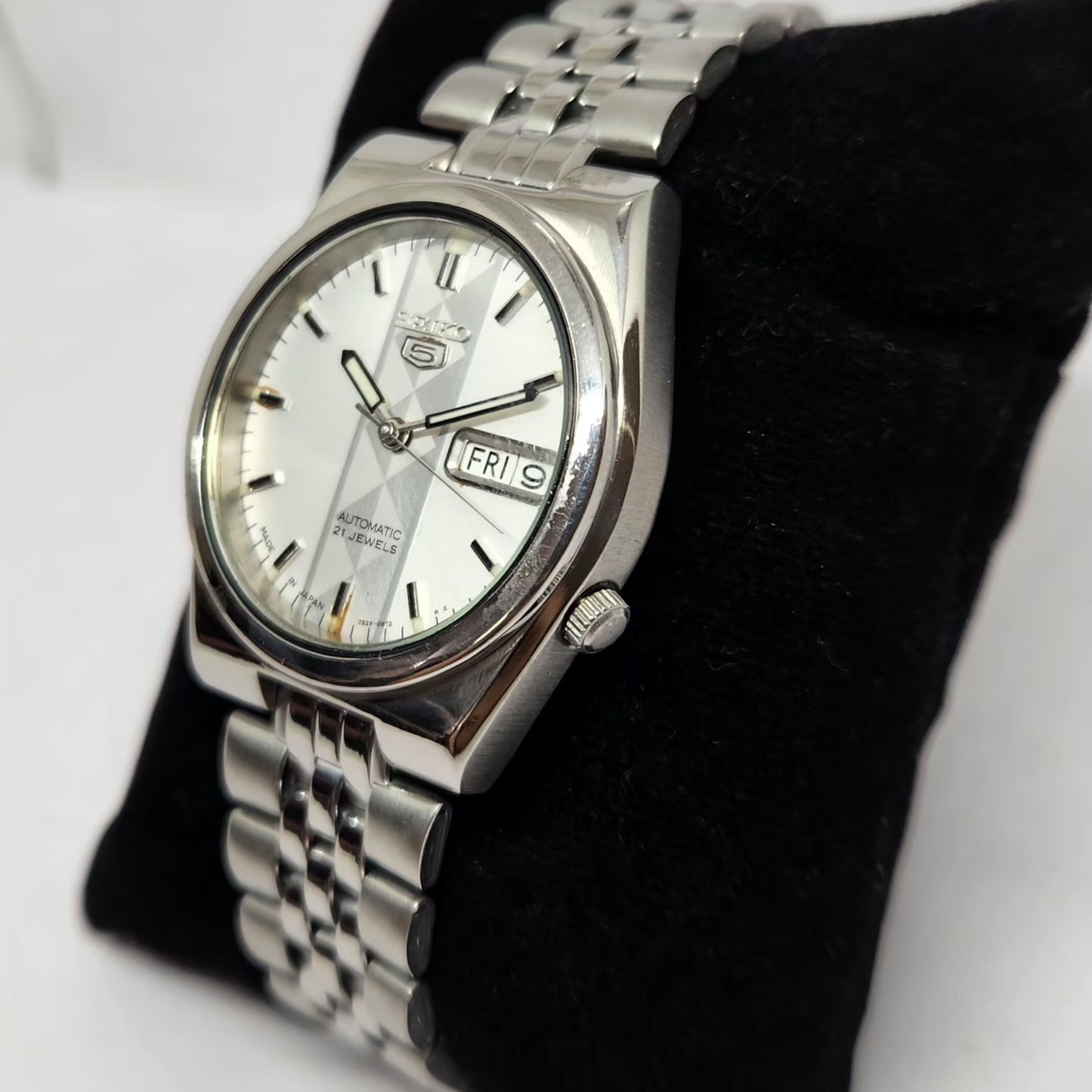 Vintage 1980 Original Seiko 5 Automatic 7S26 Silver Face 21 Jewels Day-Date Japanese Men's Wrist Watch OG339