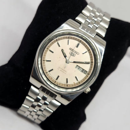 Vintage 1980 Original Seiko 5 Automatic 7009-3040 Cream Face 17 Jewels Day-Date Japanese Men's Wrist Watch OG340