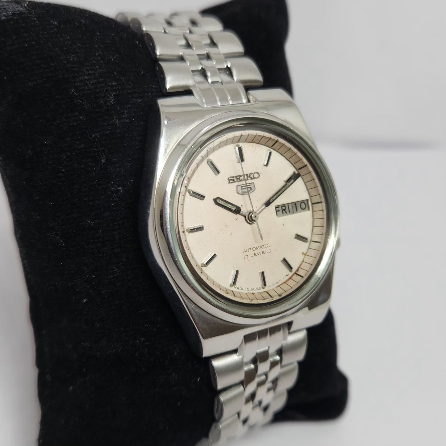 Vintage 1980 Original Seiko 5 Automatic 7009-3040 Cream Face 17 Jewels Day-Date Japanese Men's Wrist Watch OG340