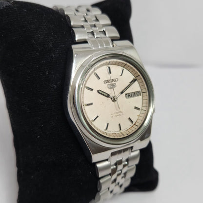 Vintage 1980 Original Seiko 5 Automatic 7009-3040 Cream Face 17 Jewels Day-Date Japanese Men's Wrist Watch OG340