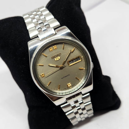 Vintage 1980 Original Seiko 5 Automatic 7009-876A Grey Face 17 Jewels Day-Date Japanese Men's Wrist Watch OG342