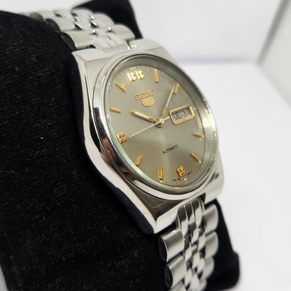 Vintage 1980 Original Seiko 5 Automatic 7009-876A Grey Face 17 Jewels Day-Date Japanese Men's Wrist Watch OG342