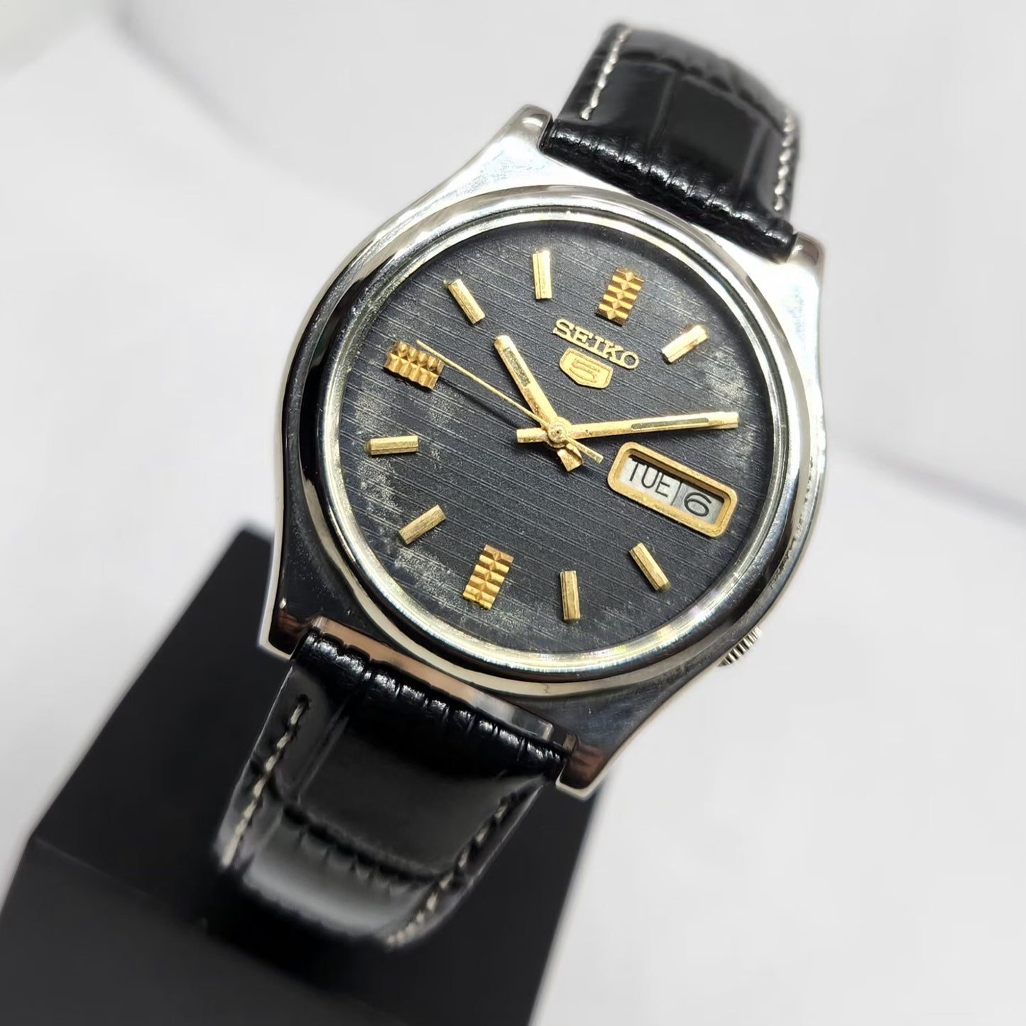 Vintage 1981 Original Seiko 5 Automatic 7009-3171 black Face 21 Jewels Day-Date Japanese Men's Wrist Watch OG360