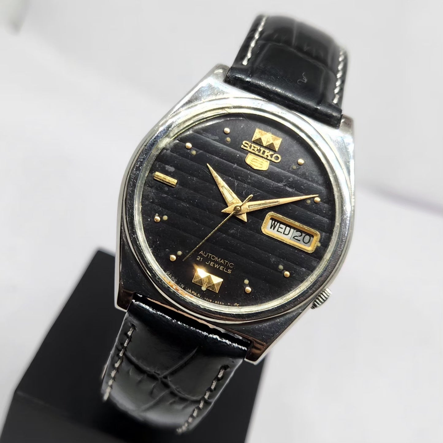 Vintage 1973 Original Seiko 5 Automatic 7019-8180 Black Face 21 Jewels Day-Date Japanese Men's Wrist Watch OG364