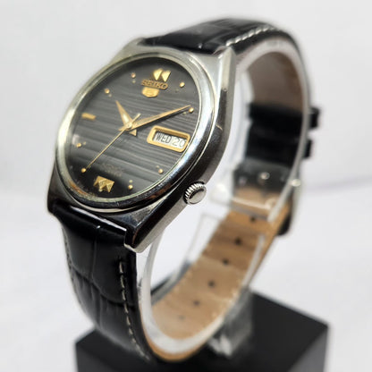 Vintage 1973 Original Seiko 5 Automatic 7019-8180 Black Face 21 Jewels Day-Date Japanese Men's Wrist Watch OG364