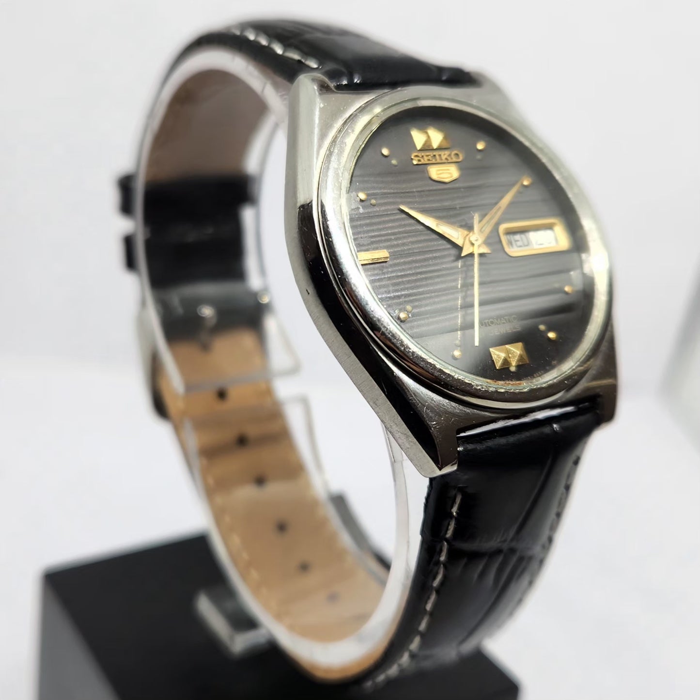 Vintage 1973 Original Seiko 5 Automatic 7019-8180 Black Face 21 Jewels Day-Date Japanese Men's Wrist Watch OG364