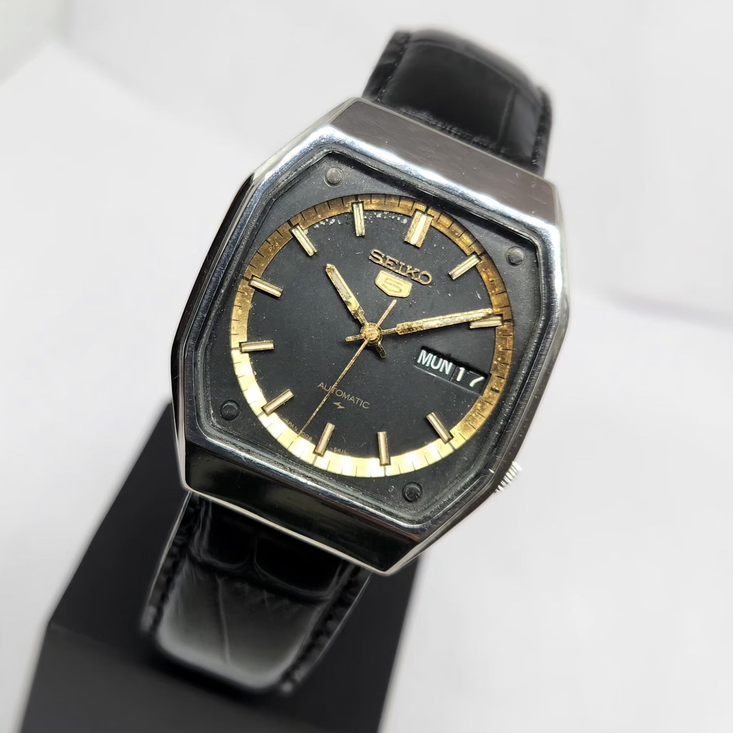 Vintage 1981 Original Seiko 5 Automatic 7009-5210 Black Face 17 Jewels Day-Date Japanese Men's Wrist Watch OG365