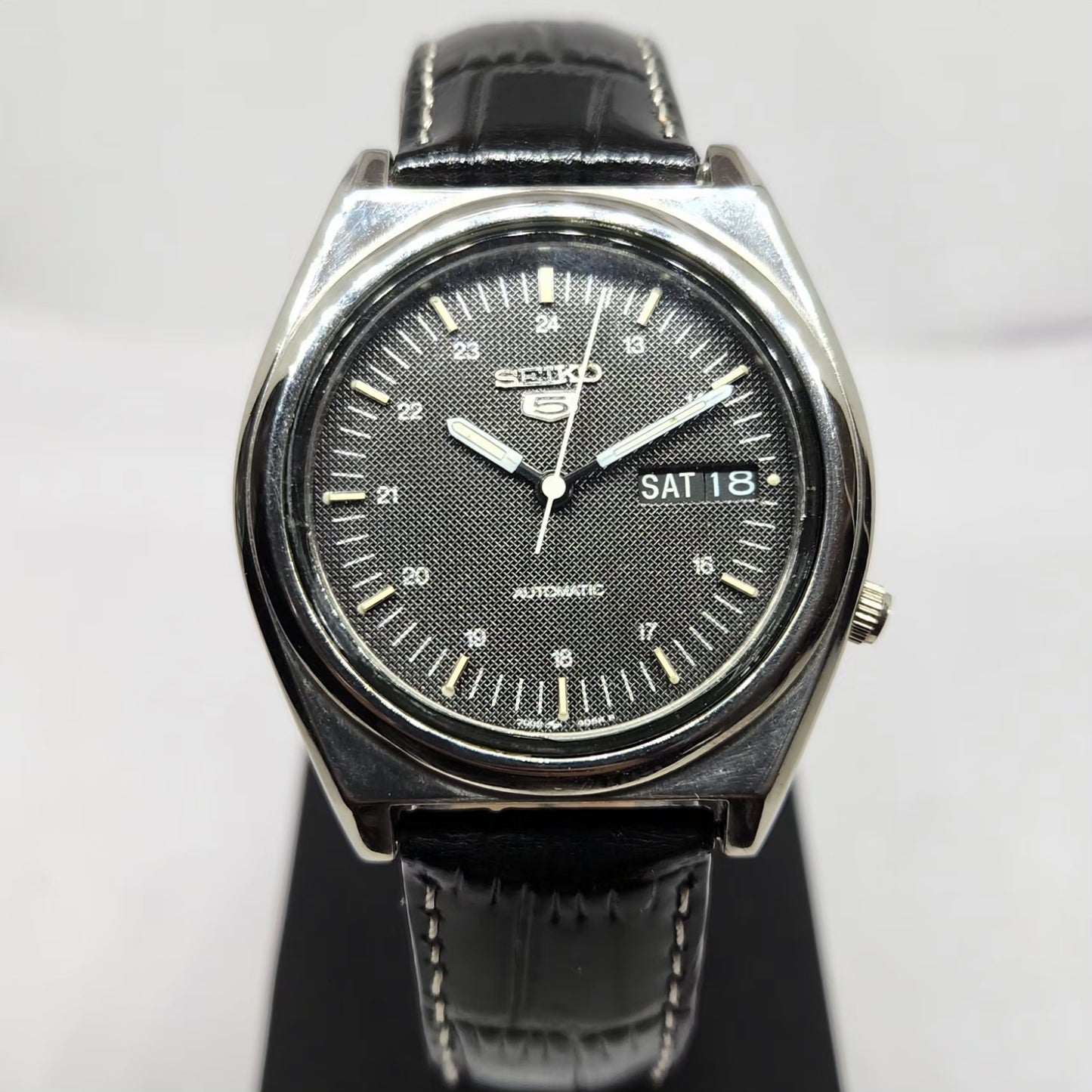 Vintage 1982 Original Seiko 5 Automatic 7009-6001 Black Face 17 Jewels Day-Date Japanese Men's Wrist Watch OG368