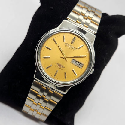 Vintage 1981 Original Citizen Automatic 8200 Gold Face 35MM Case Day-Date Japanese Men's Wrist Watch CT03