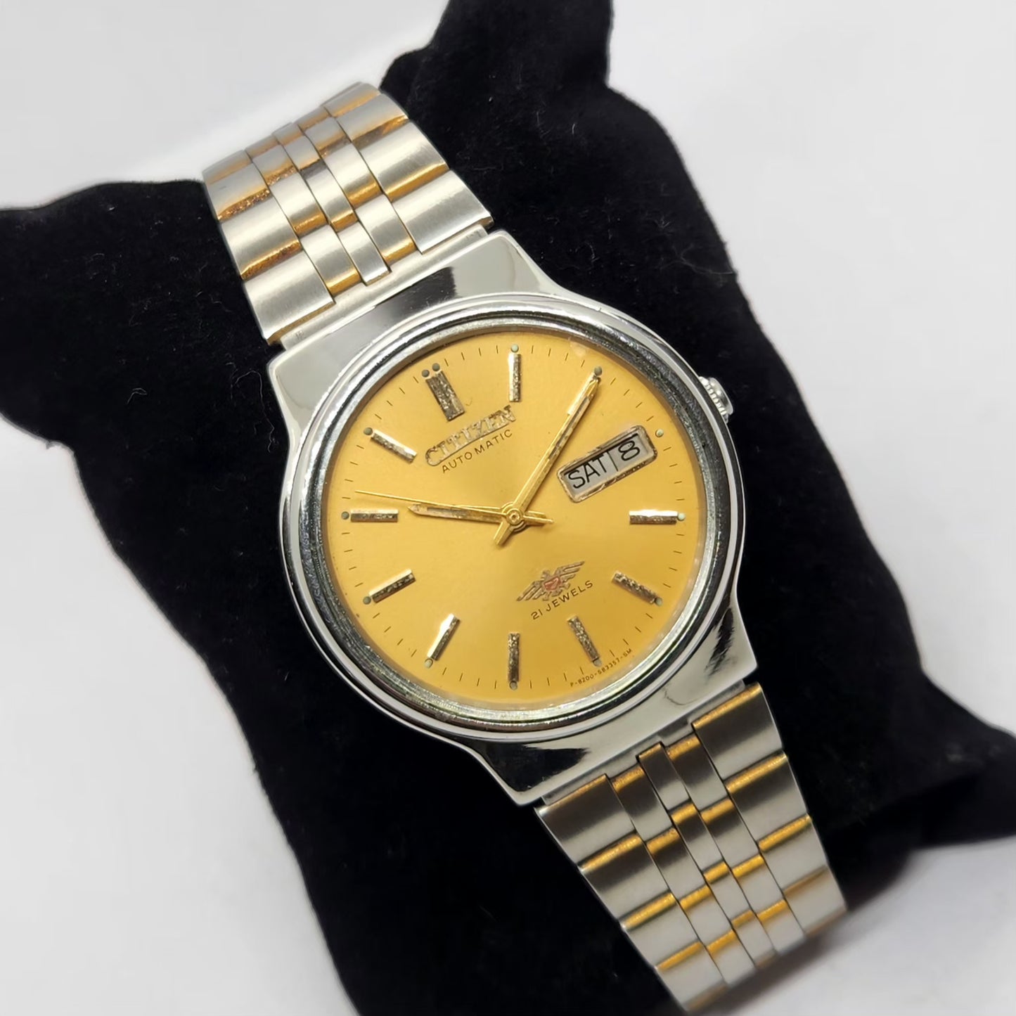 Vintage 1981 Original Citizen Automatic 8200 Gold Face 35MM Case Day-Date Japanese Men's Wrist Watch CT03