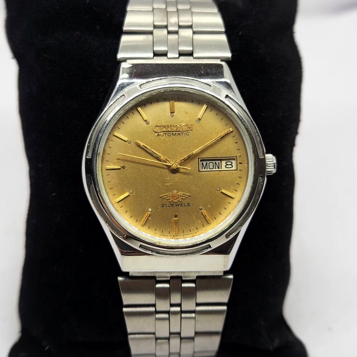 Vintage 1982 Original Citizen Automatic 8200 Gold Face 35MM Day-Date Japanese Men's Wrist Watch CT04
