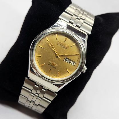 Vintage 1982 Original Citizen Automatic 8200 Gold Face 35MM Day-Date Japanese Men's Wrist Watch CT04