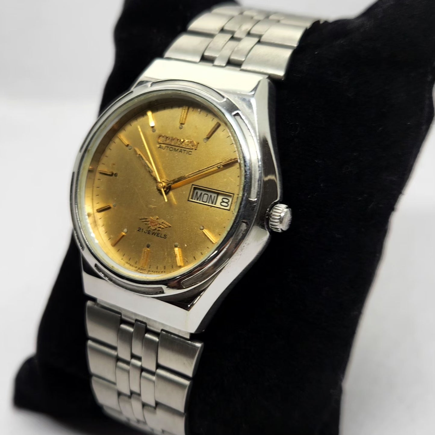 Vintage 1982 Original Citizen Automatic 8200 Gold Face 35MM Day-Date Japanese Men's Wrist Watch CT04