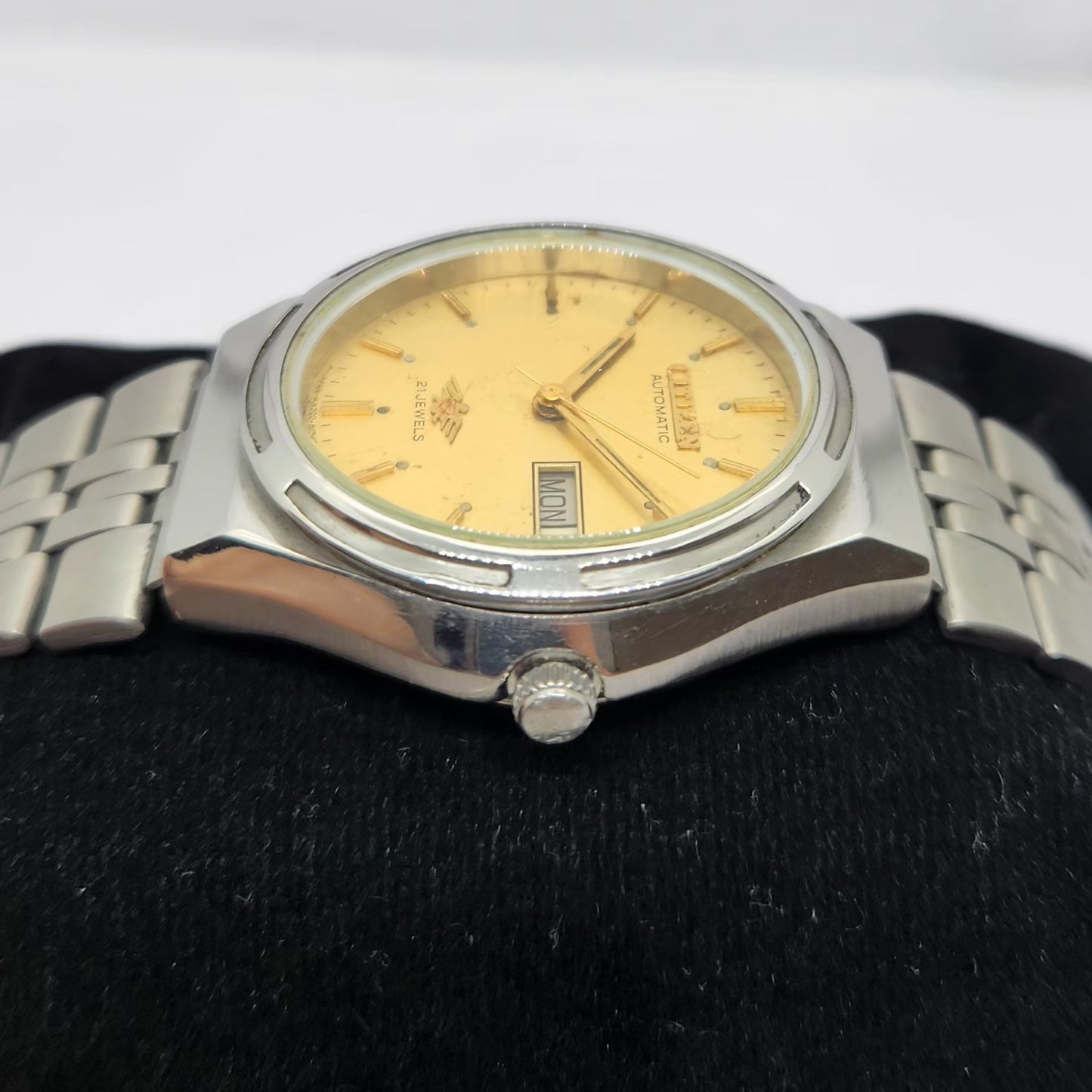 Vintage 1982 Original Citizen Automatic 8200 Gold Face 35MM Day-Date Japanese Men's Wrist Watch CT04
