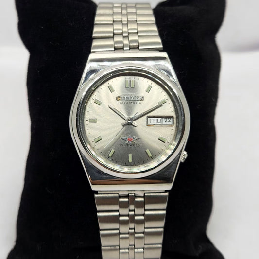 Vintage 1978 Original Citizen Automatic 8200 Silver Face 33MM Case Day-Date Japanese Men's Wrist Watch CT05