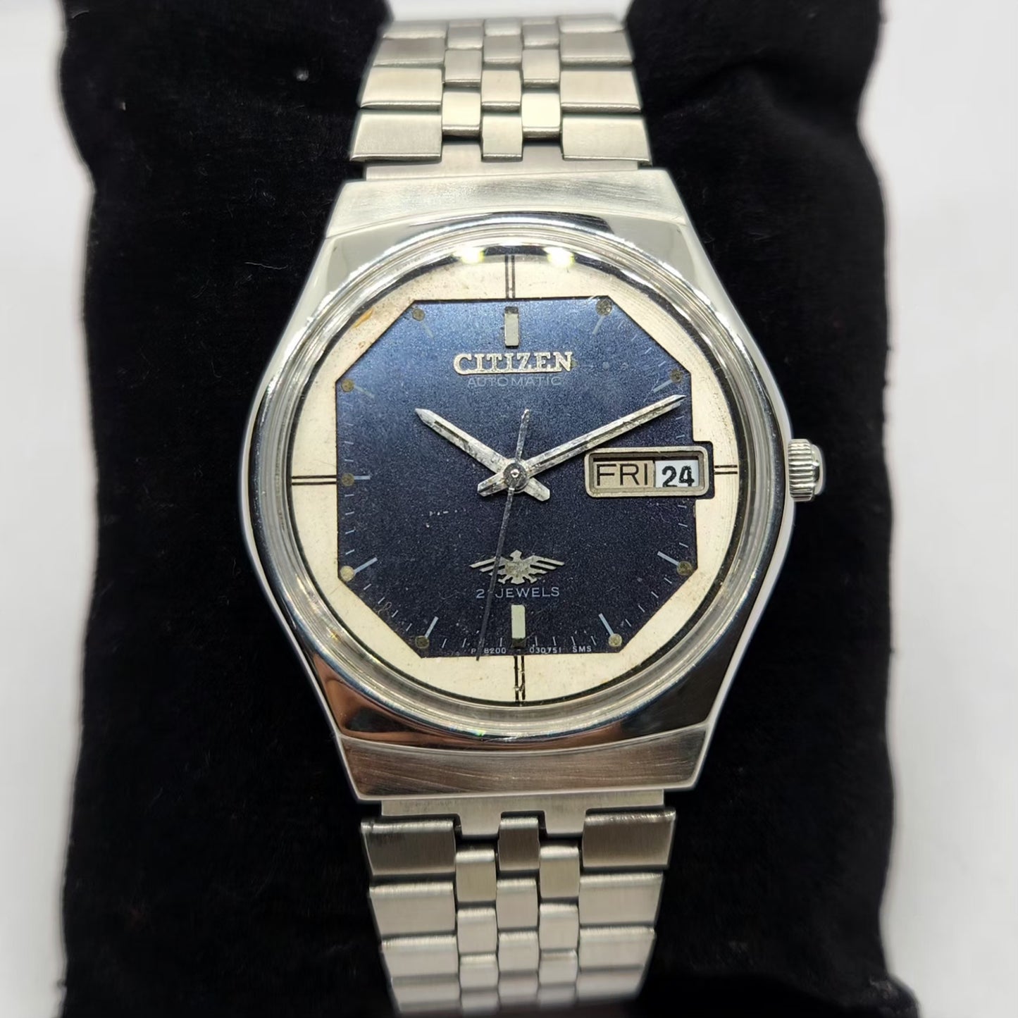 Vintage 1980 Original Citizen Automatic 8200 Blue Face 35MM Case Day-Date Japanese Men's Wrist Watch CT11