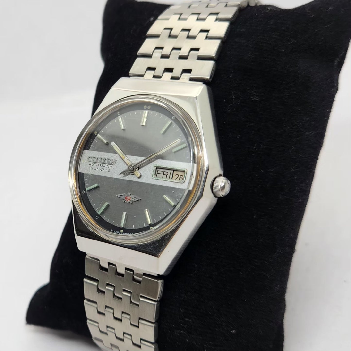Vintage 1978 Original Citizen Automatic 8200 Silver Face 35MM Case Day-Date Japanese Men's Wrist Watch CT12