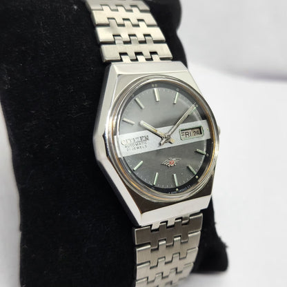 Vintage 1978 Original Citizen Automatic 8200 Silver Face 35MM Case Day-Date Japanese Men's Wrist Watch CT12