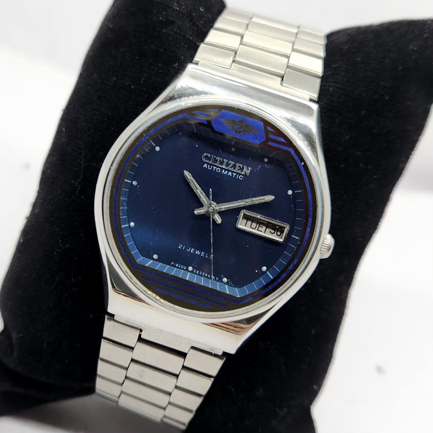Vintage 1981 Original Citizen Automatic 8200 Blue Face 36mm Day-Date Japanese Men's Wrist Watch CT18