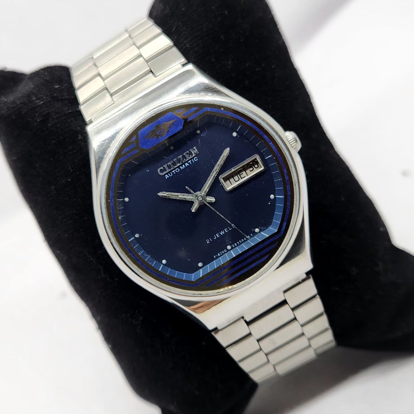 Vintage 1981 Original Citizen Automatic 8200 Blue Face 36mm Day-Date Japanese Men's Wrist Watch CT18