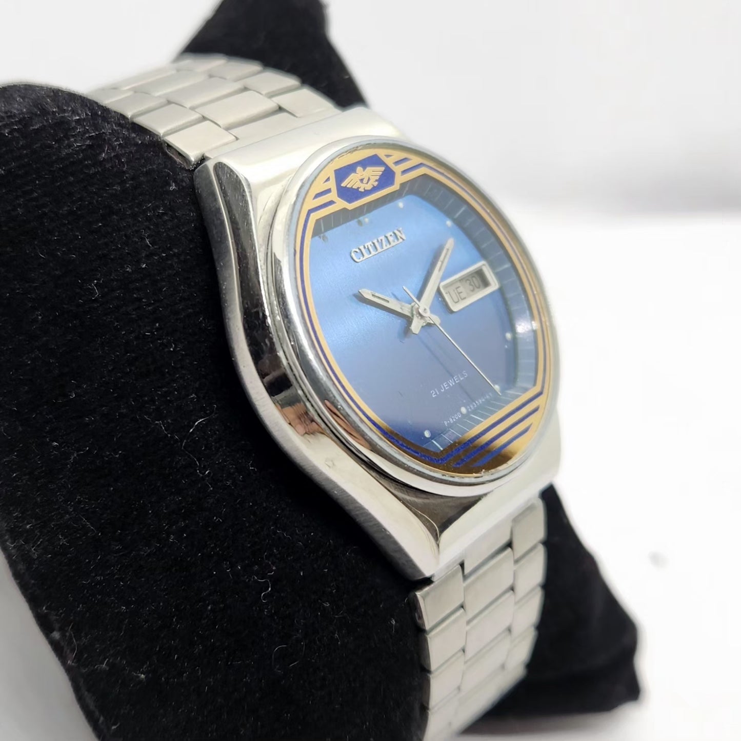Vintage 1981 Original Citizen Automatic 8200 Blue Face 36mm Day-Date Japanese Men's Wrist Watch CT18