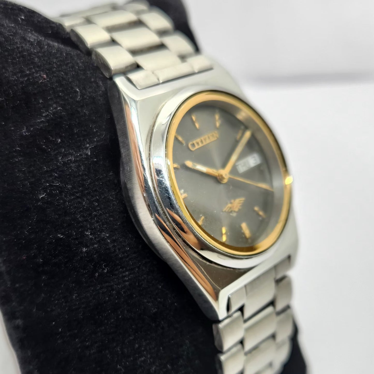 Vintage 1980 Original Citizen Automatic 8200 Grey Face 32MM Case Day-Date Japanese Men's Wrist Watch CT20