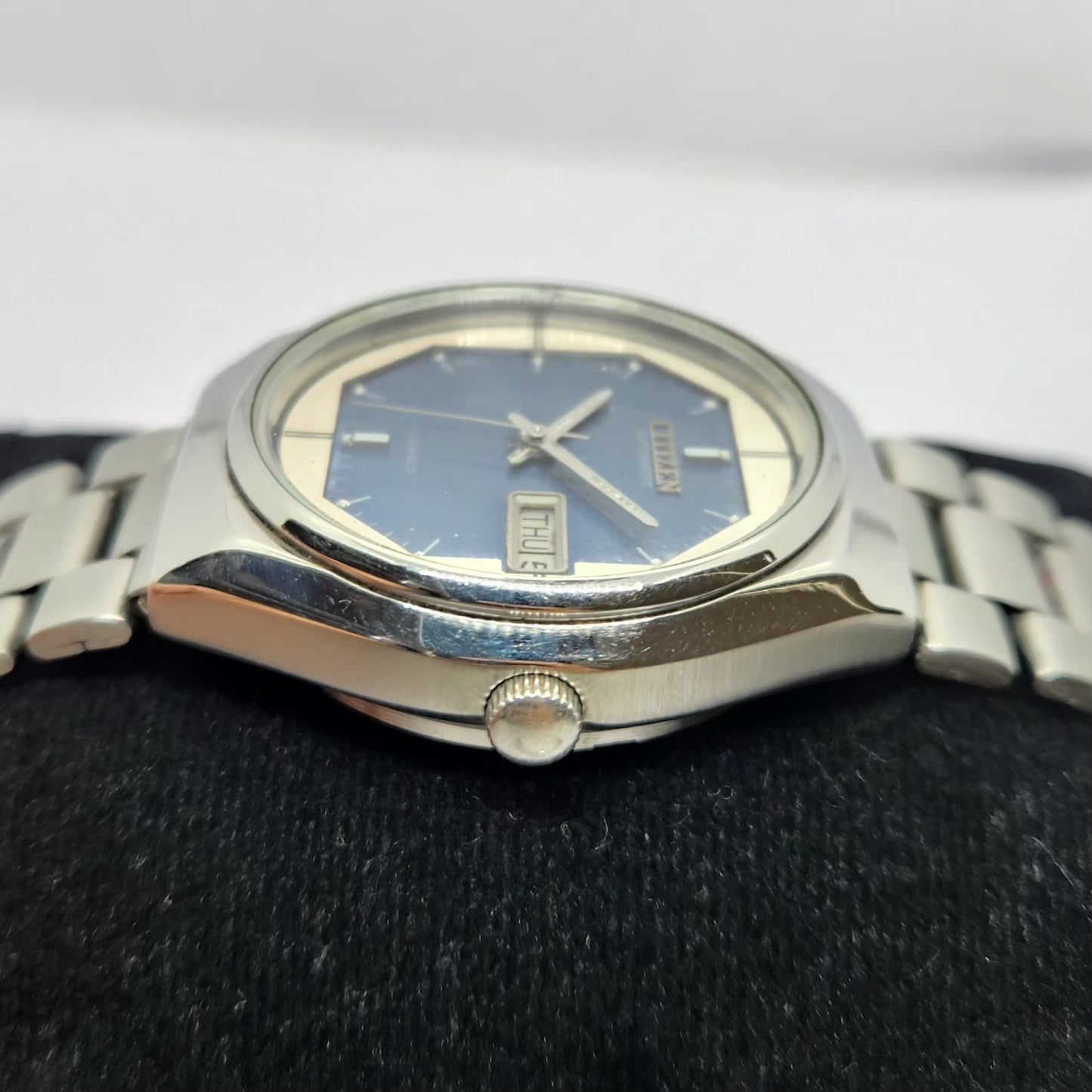 Vintage 1980 Original Citizen Automatic 8200 Blue Face 34MM Case Day-Date Japanese Men's Wrist Watch CT21