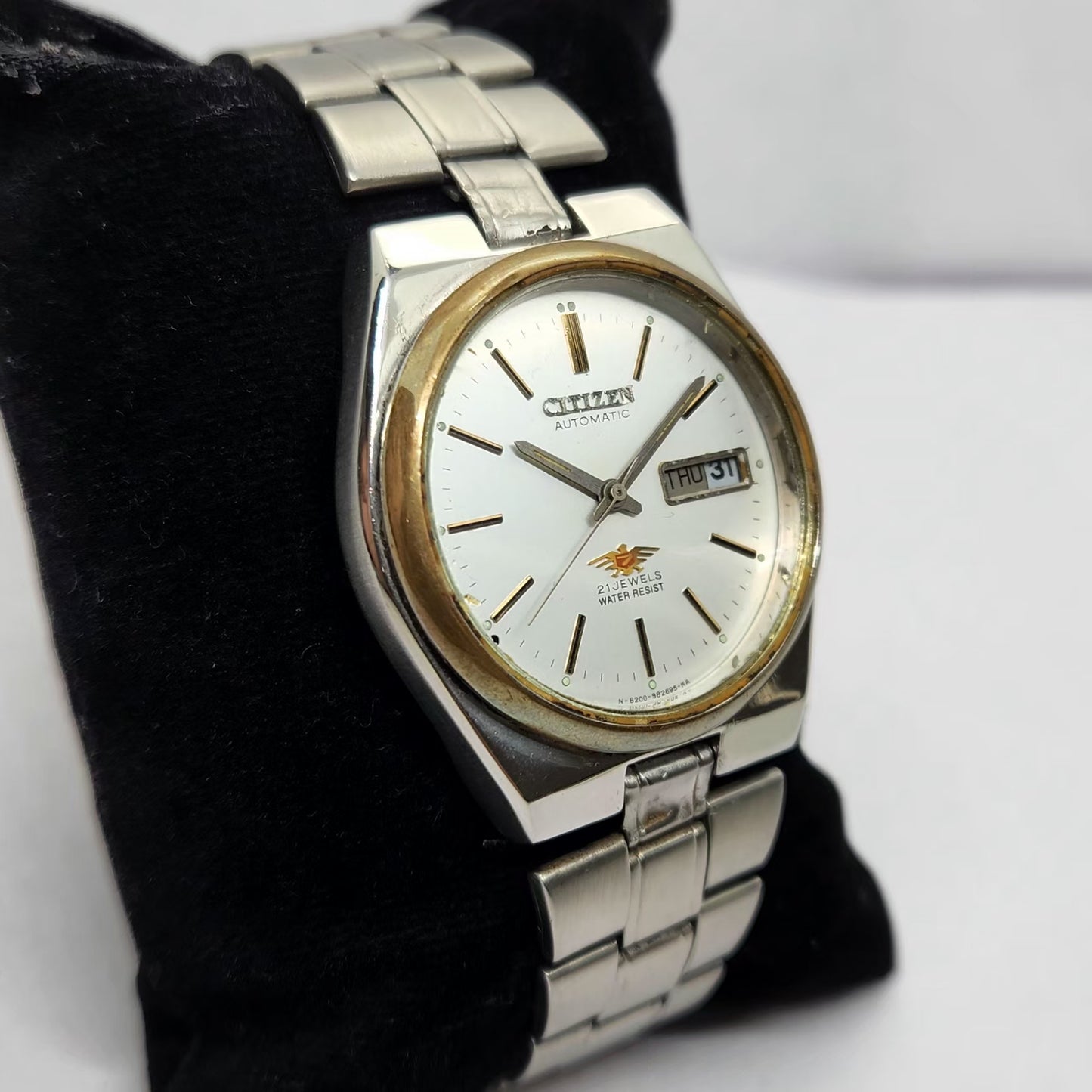 Vintage 1980 Original Citizen Automatic 8200 White Face 35MM case Day-Date Japanese Men's Wrist Watch CT23