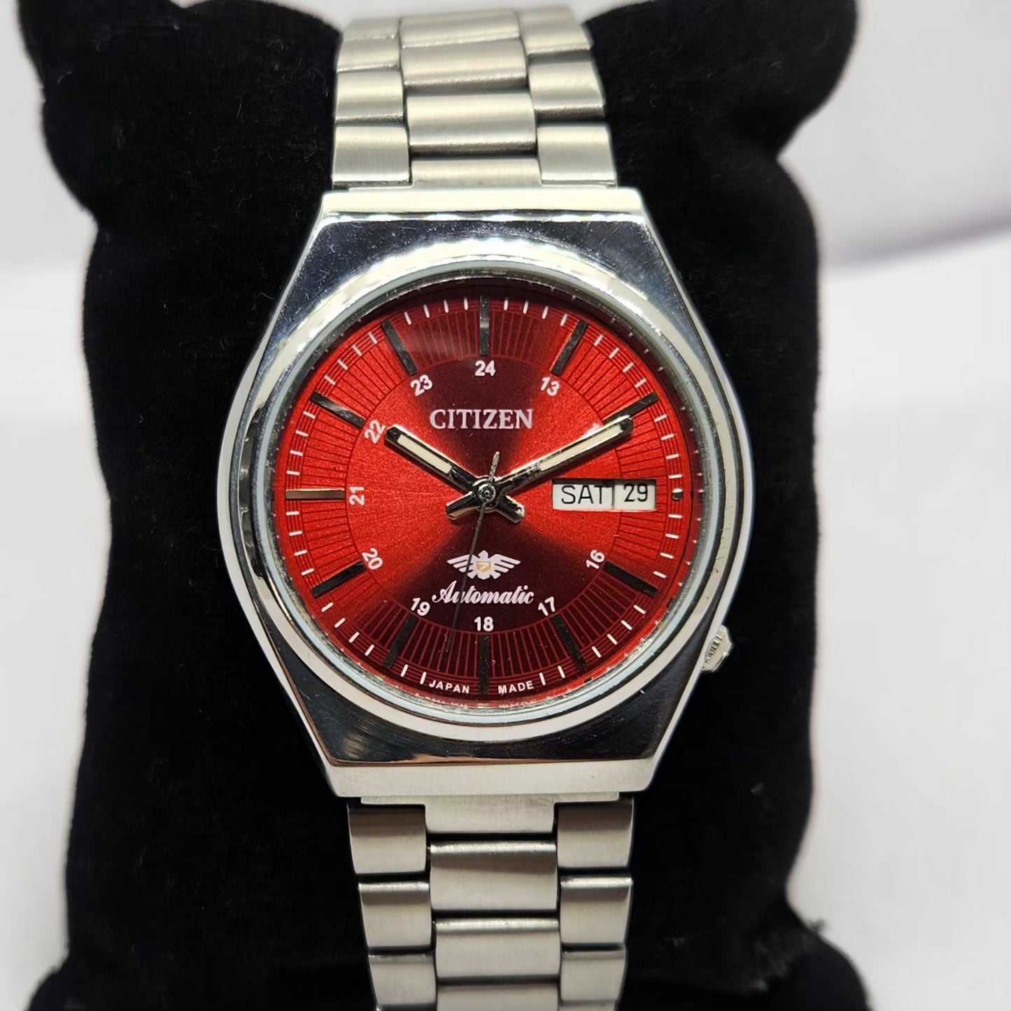Vintage 1982 Citizen Automatic 8200 Red Face 35MM Case Day-Date New Dial Men's Wrist Watch CT24