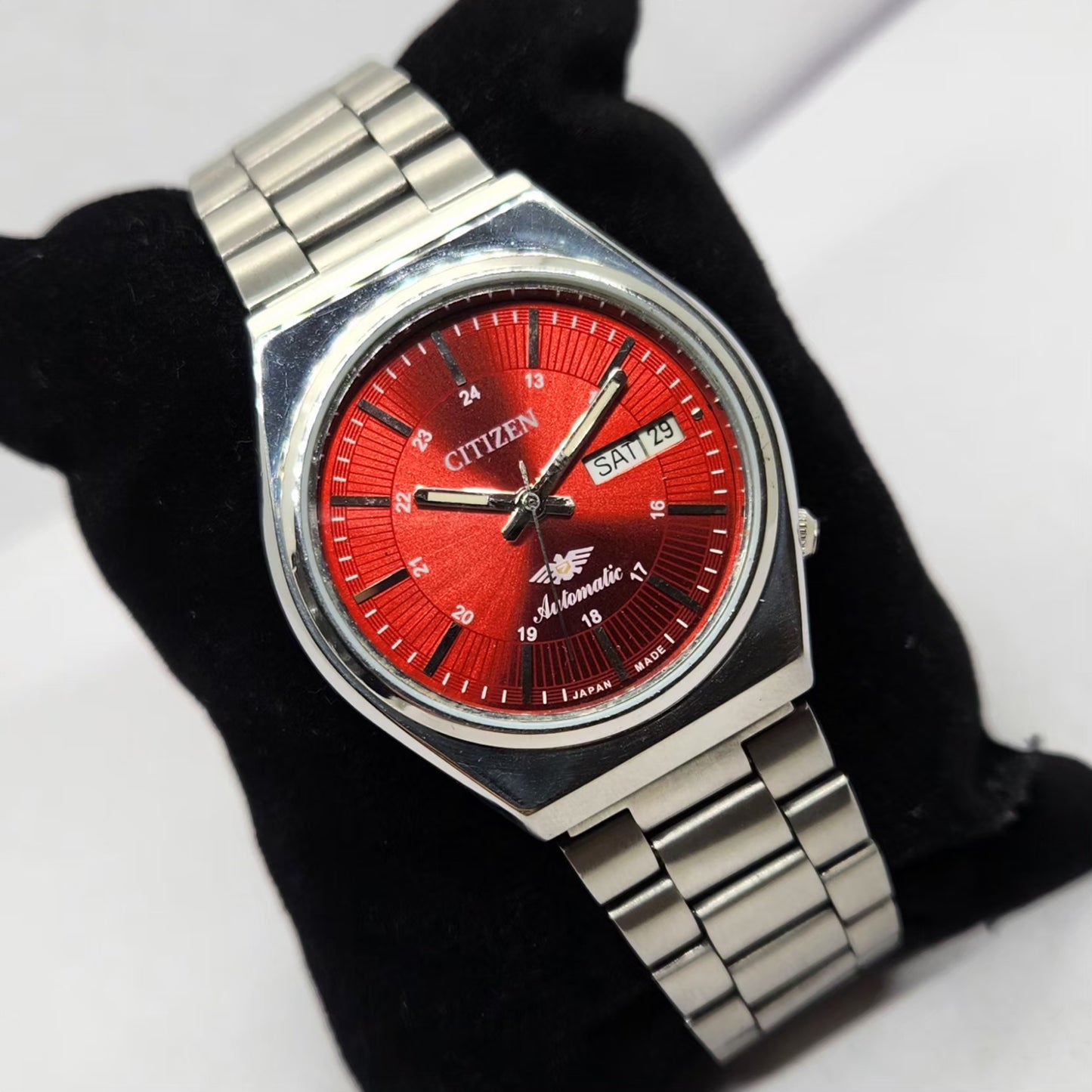 Vintage 1982 Citizen Automatic 8200 Red Face 35MM Case Day-Date New Dial Men's Wrist Watch CT24