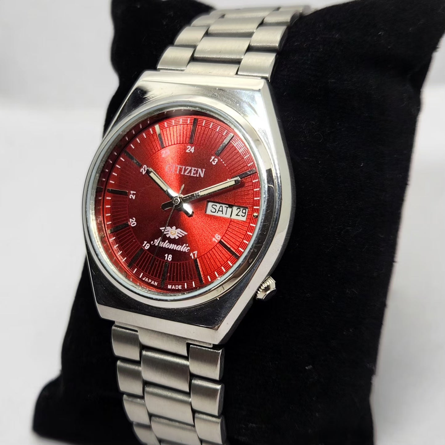 Vintage 1982 Citizen Automatic 8200 Red Face 35MM Case Day-Date New Dial Men's Wrist Watch CT24
