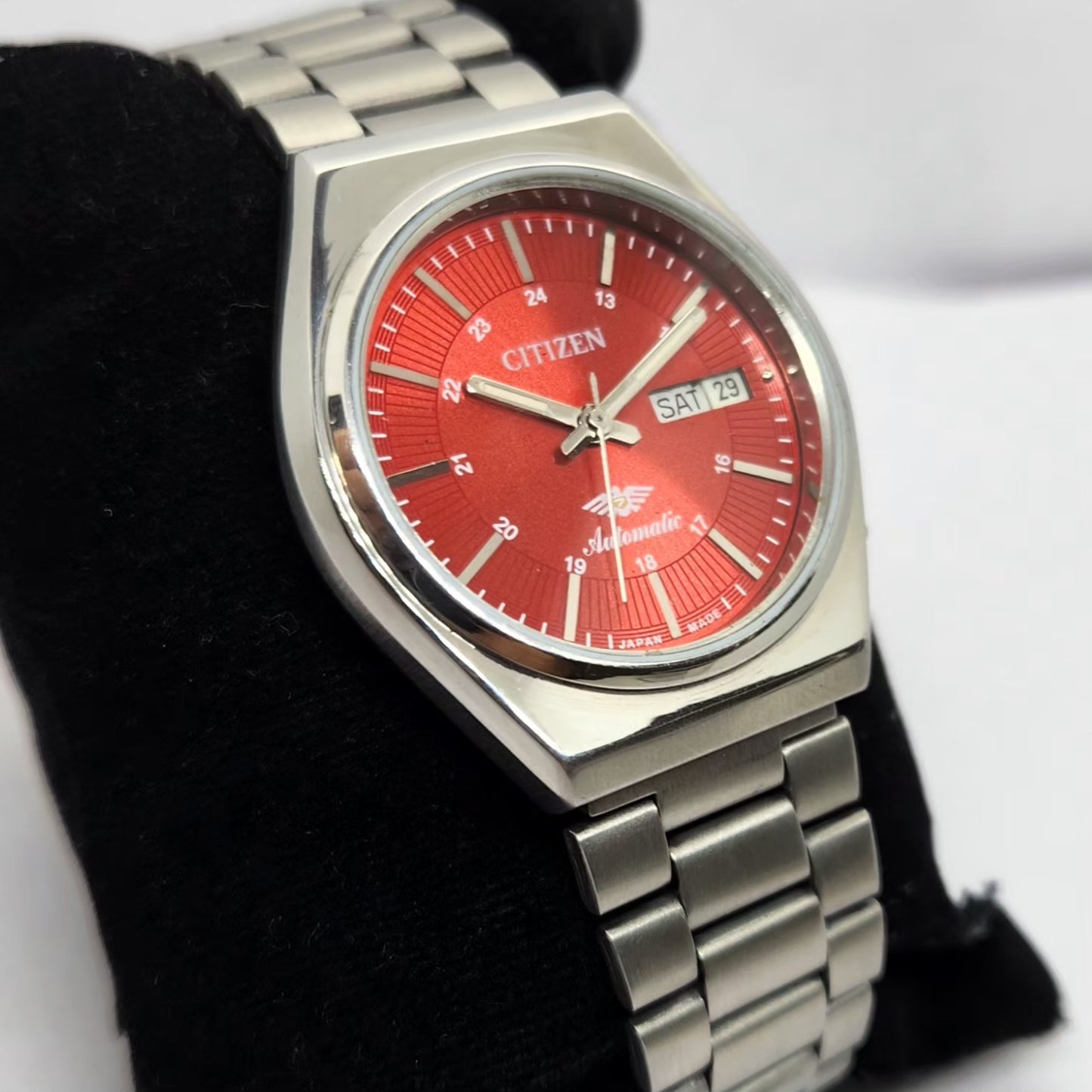 Vintage 1982 Citizen Automatic 8200 Red Face 35MM Case Day-Date New Dial Men's Wrist Watch CT24