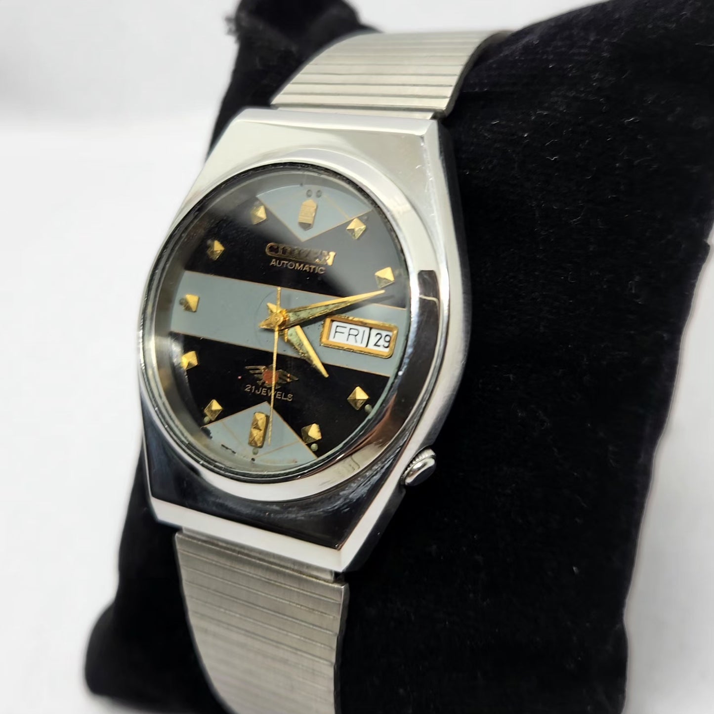 Vintage 1974 Original Citizen Automatic 8200 Black Face 33MM case Day-Date Japanese Men's Wrist Watch CT25