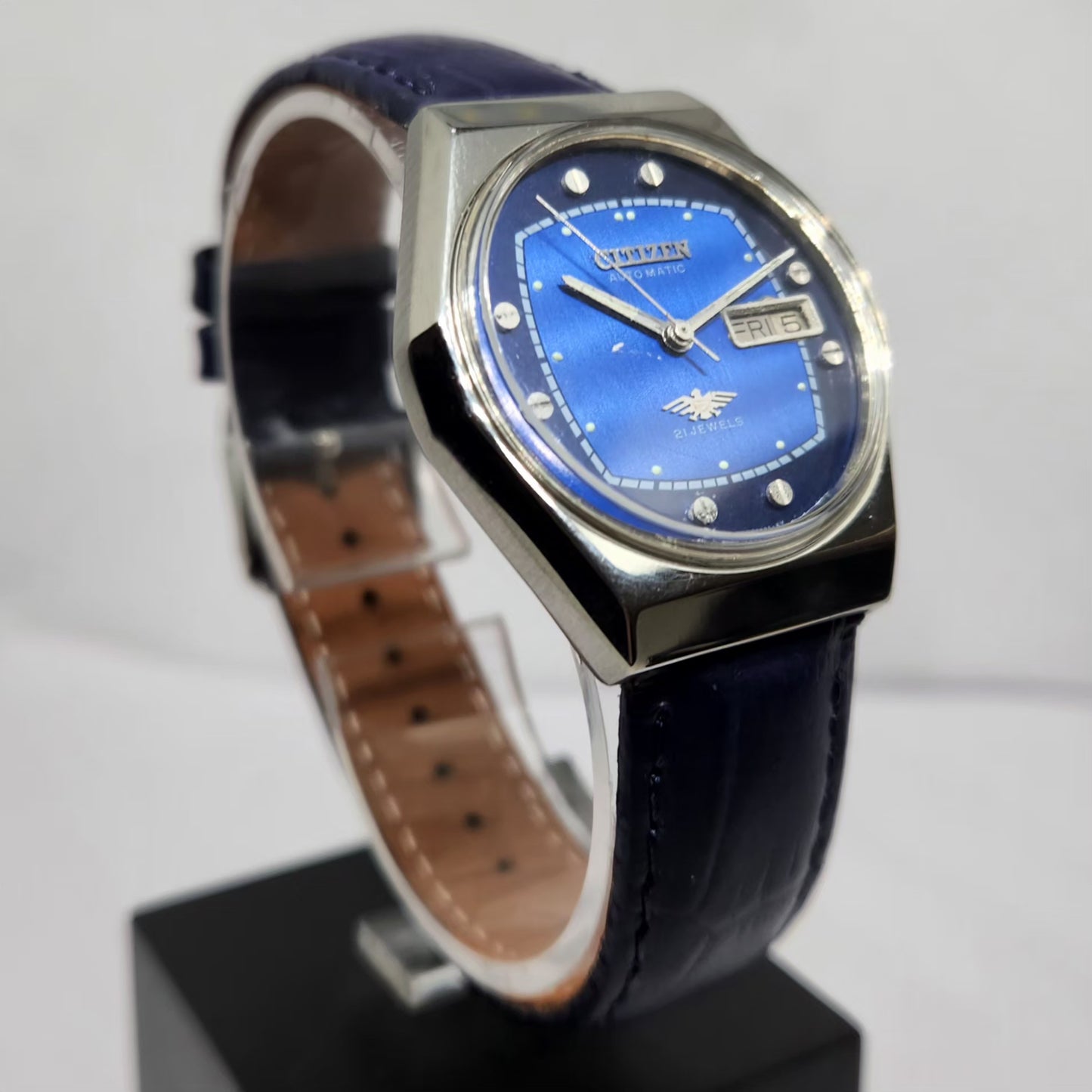 Vintage 1982 Original Citizen Automatic 8200 Blue Face 35MM Case Day-Date Japanese Men's Wrist Watch CT27