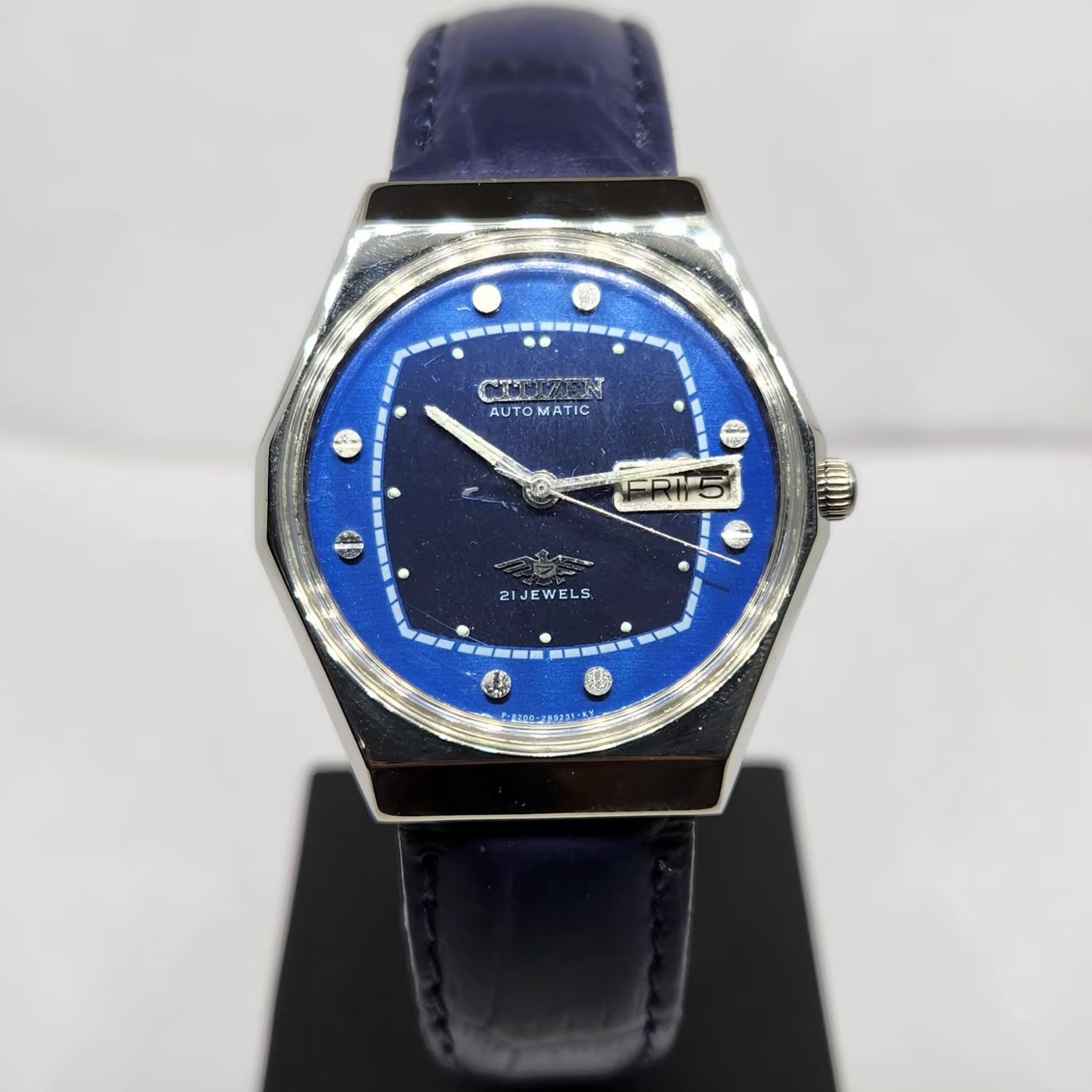 Vintage 1982 Original Citizen Automatic 8200 Blue Face 35MM Case Day-Date Japanese Men's Wrist Watch CT27