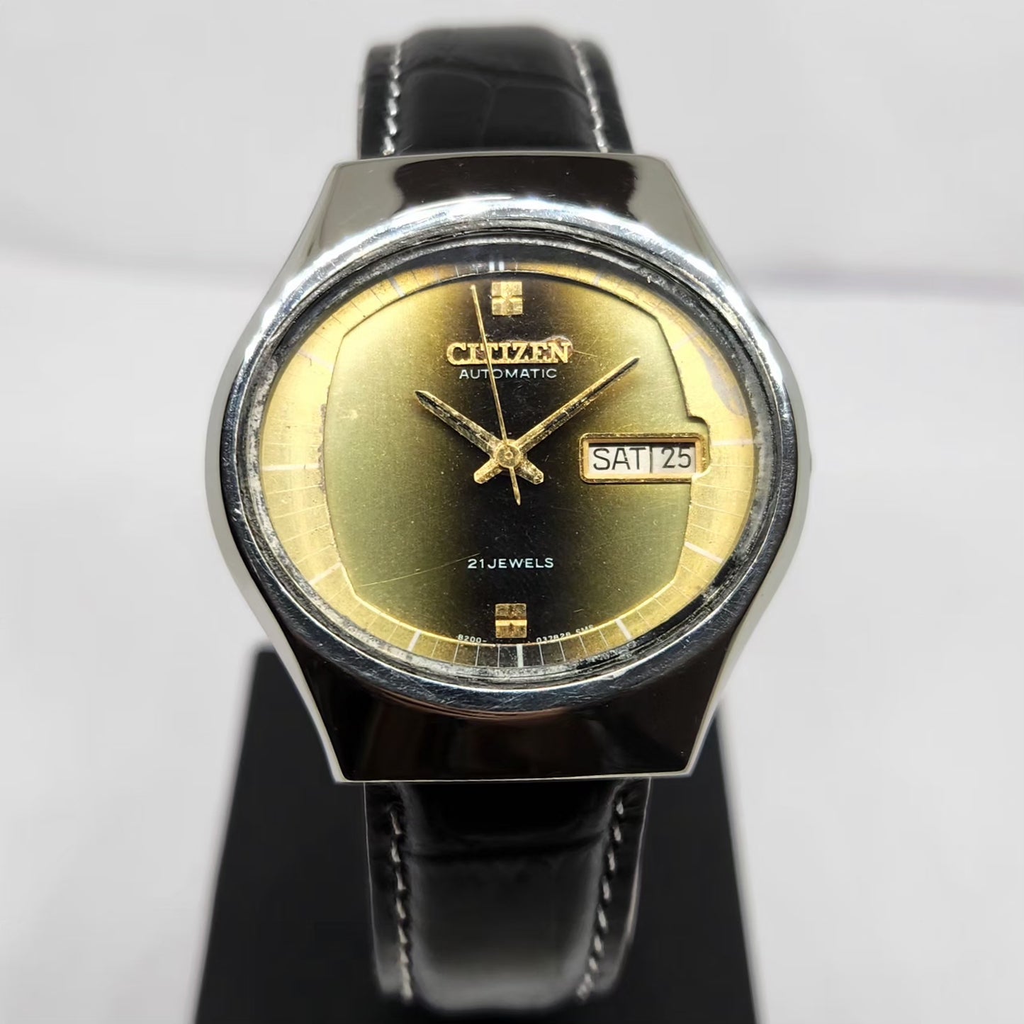 Vintage 1981 Original Citizen Automatic 8200 Gold Face 36MM Case Day-Date Japanese Men's Wrist Watch CT29