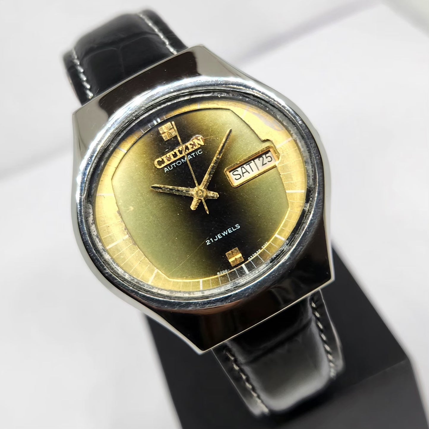Vintage 1981 Original Citizen Automatic 8200 Gold Face 36MM Case Day-Date Japanese Men's Wrist Watch CT29