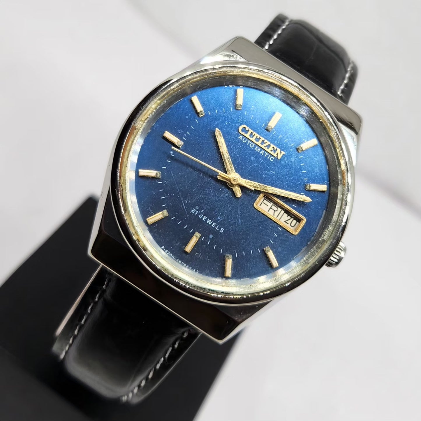 Vintage 1981 Original Citizen Automatic 8200 Blue Face 36MM Case Day-Date Japanese Men's Wrist Watch CT30