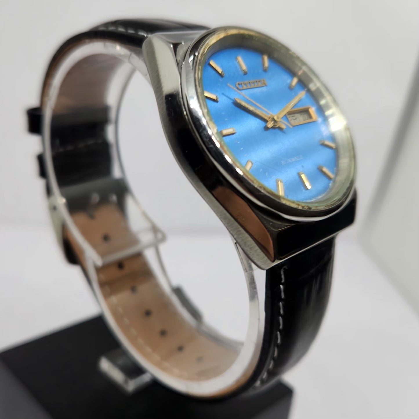 Vintage 1981 Original Citizen Automatic 8200 Blue Face 36MM Case Day-Date Japanese Men's Wrist Watch CT30