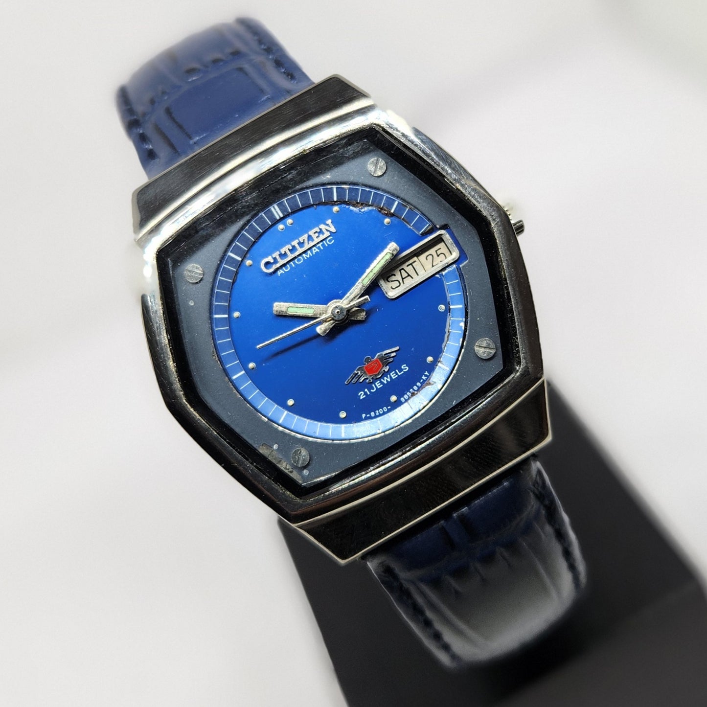 Vintage 1982 Original Citizen Automatic 8200 Blue Face 35MM Case Day-Date Japanese Men's Wrist Watch CT35