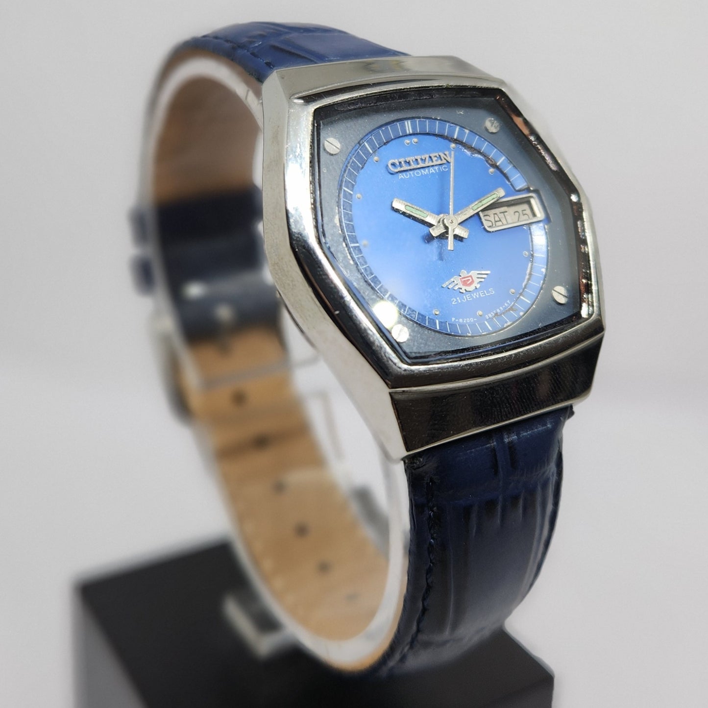 Vintage 1982 Original Citizen Automatic 8200 Blue Face 35MM Case Day-Date Japanese Men's Wrist Watch CT35