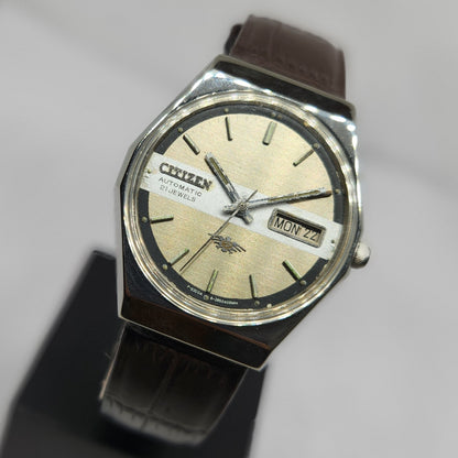 Vintage 1981 Original Citizen Automatic 8200 Silver Face 35MM Case Day-Date Japanese Men's Wrist Watch CT38