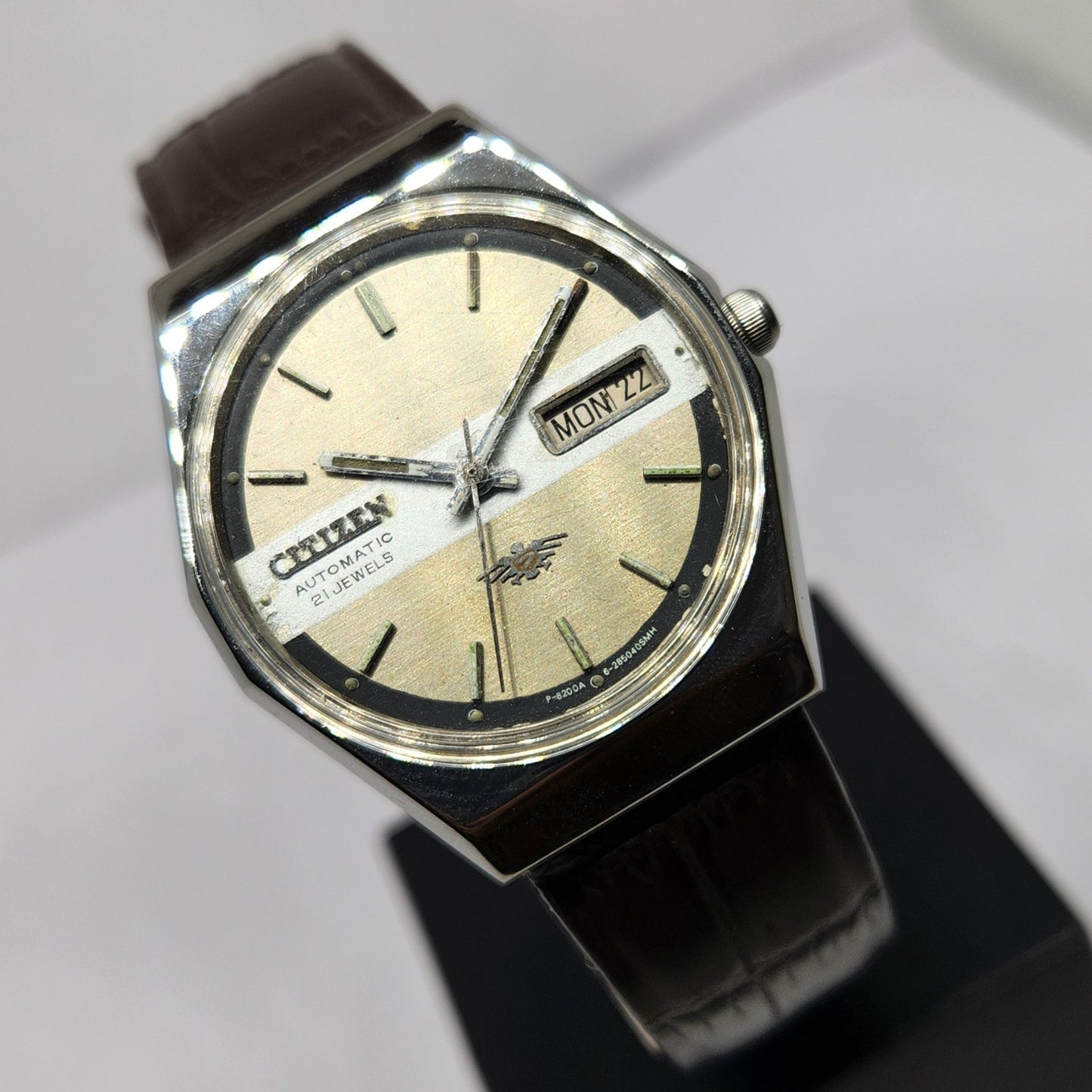 Vintage 1981 Original Citizen Automatic 8200 Silver Face 35MM Case Day-Date Japanese Men's Wrist Watch CT38