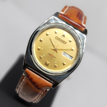 Vintage 1974 Original Citizen Automatic 8200 Gold Face 33MM Case Day-Date Japanese Men's Wrist Watch CT41
