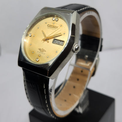 Vintage 1974 Original Citizen Automatic 8200 Gold Face 35MM Case Day-Date Japanese Men's Wrist Watch CT48